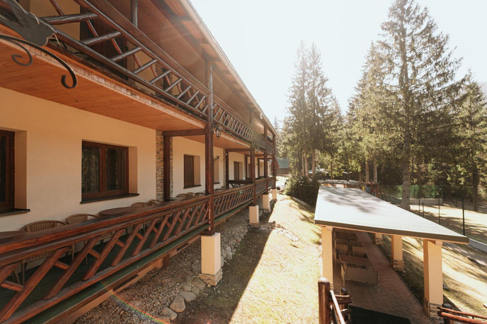 Horsky Hotel Bartoska Cremosne Exterior photo